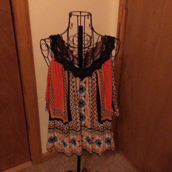 Crown & Ivy 👚 Blouse💜 - Picture 5 of 8